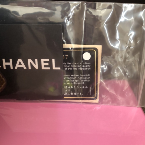 Chanel - Picture 4 of 16